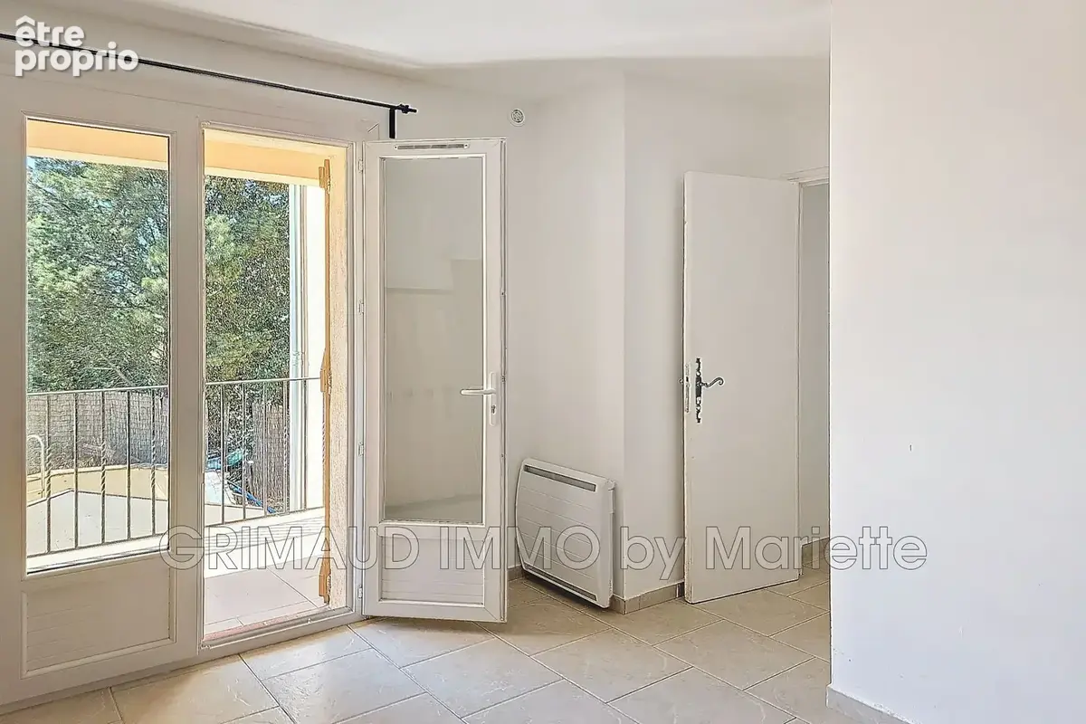 Appartement à COGOLIN
