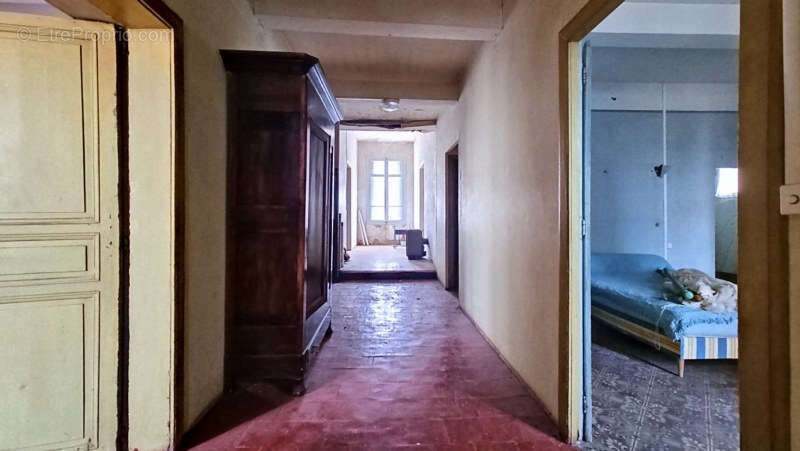 Maison à ESCALES