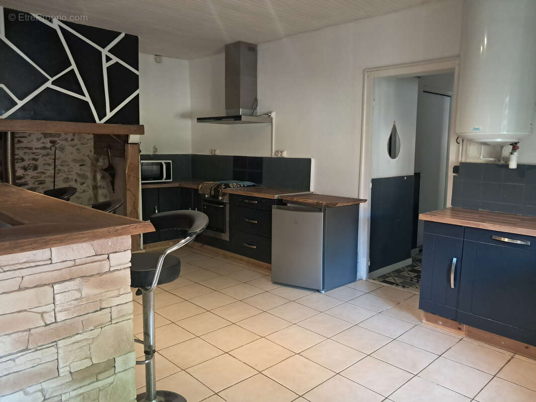 Une maison de caractère où le charme opère dès les premiers instants ..... - photo 6