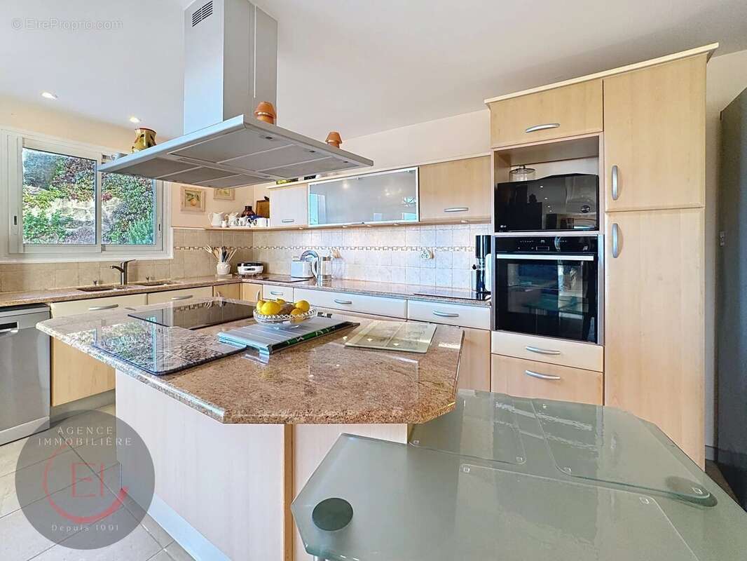 Maison à LES ADRETS-DE-L'ESTEREL