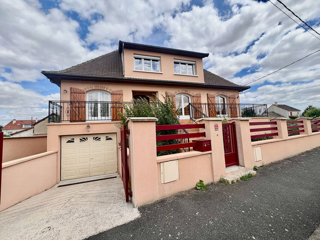 Maison à VARENNES-SUR-SEINE