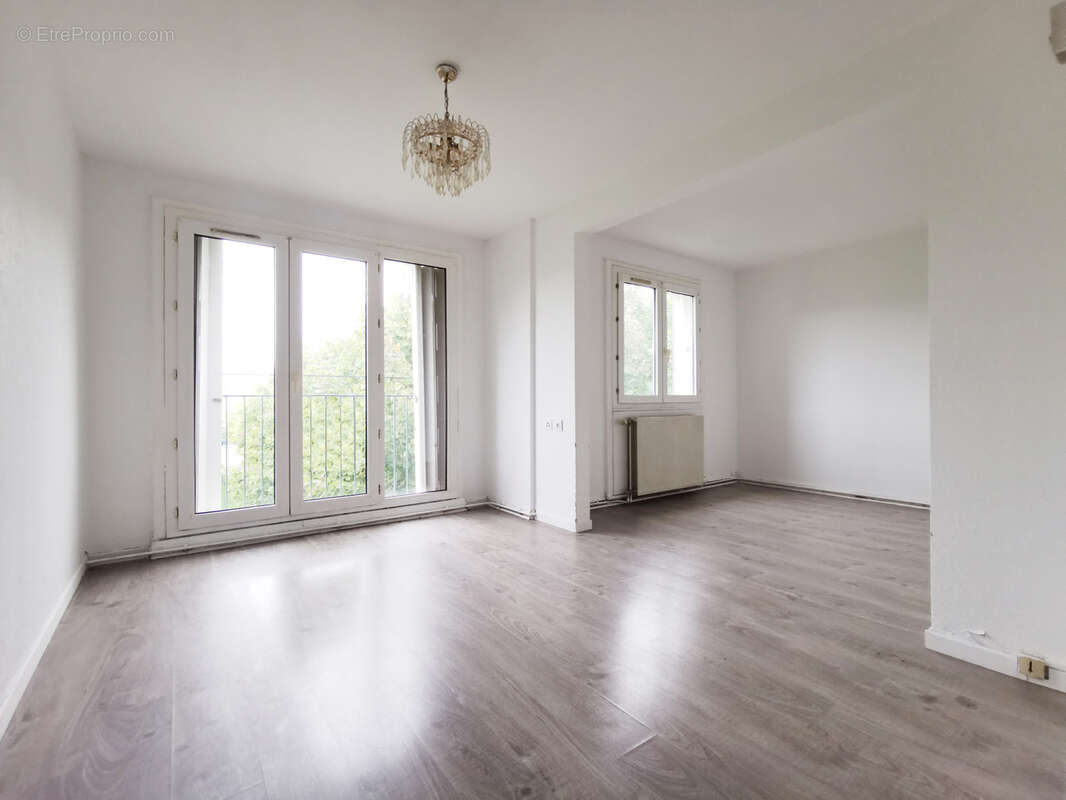 Appartement à LA CHAPELLE-SAINT-LUC