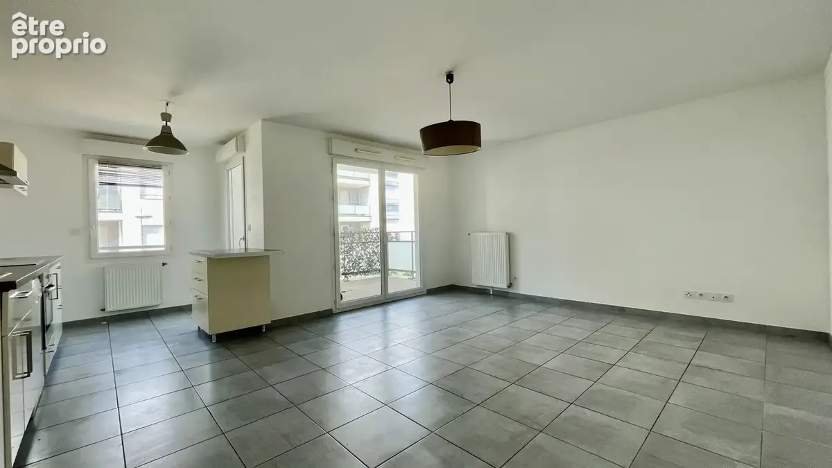 Appartement à MEYZIEU