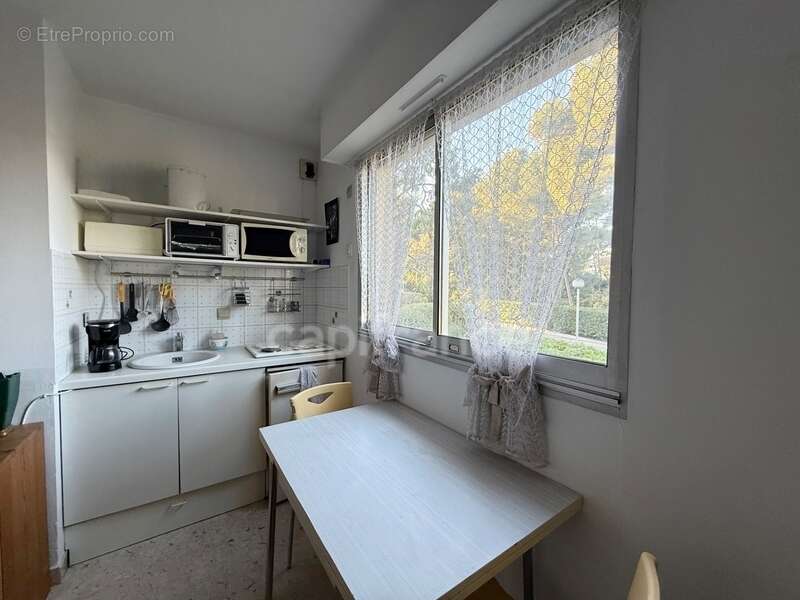 Appartement Studio à vendre 19 m2  SANARY SUR MER (83) - photo 4
