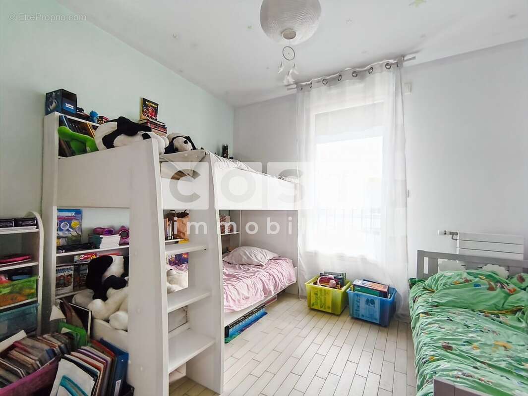 Appartement à GENNEVILLIERS