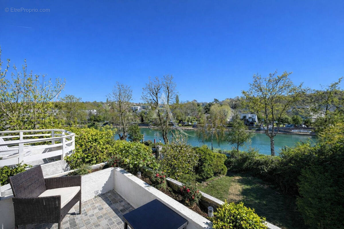 Maison à LE PERREUX-SUR-MARNE