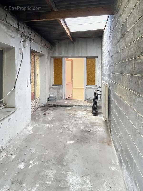 Photo 4 - Commerce à LENS