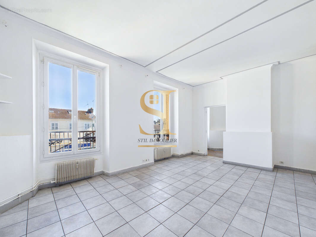 Appartement à CORBEIL-ESSONNES