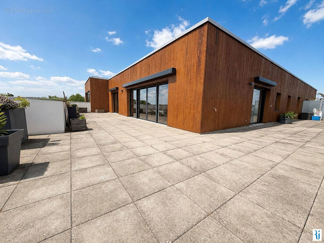 Appartement à MONT-SAINT-AIGNAN