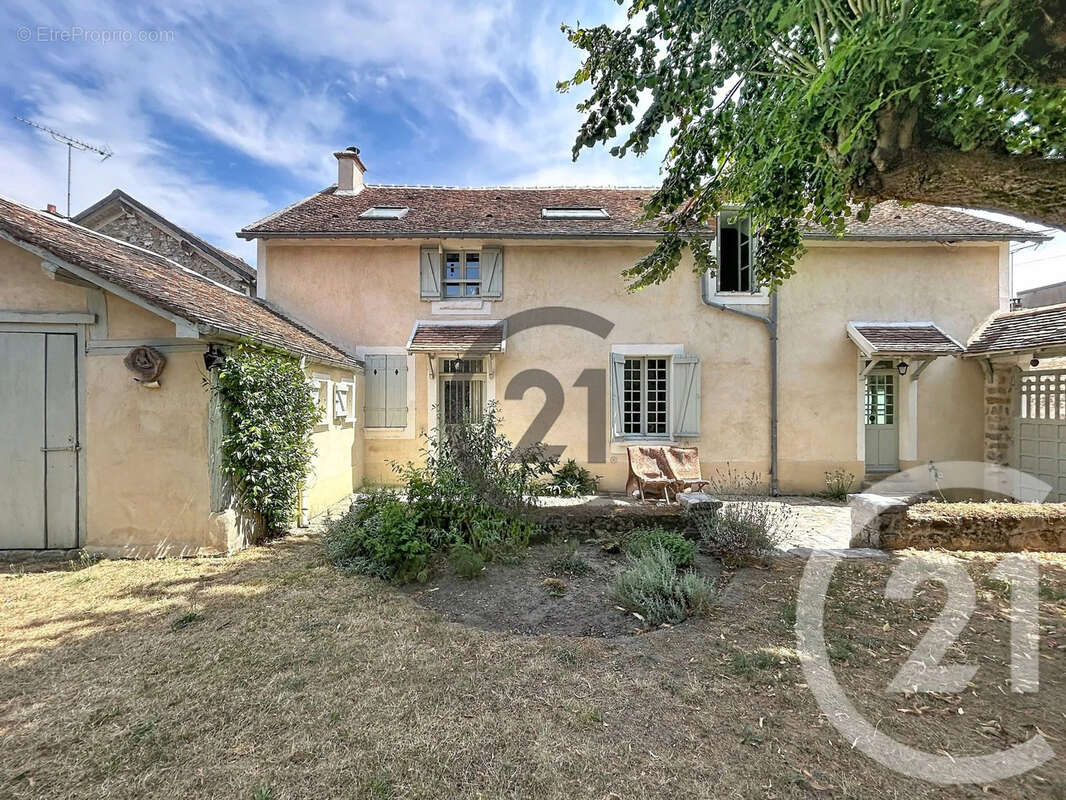 Maison à SAMOIS-SUR-SEINE