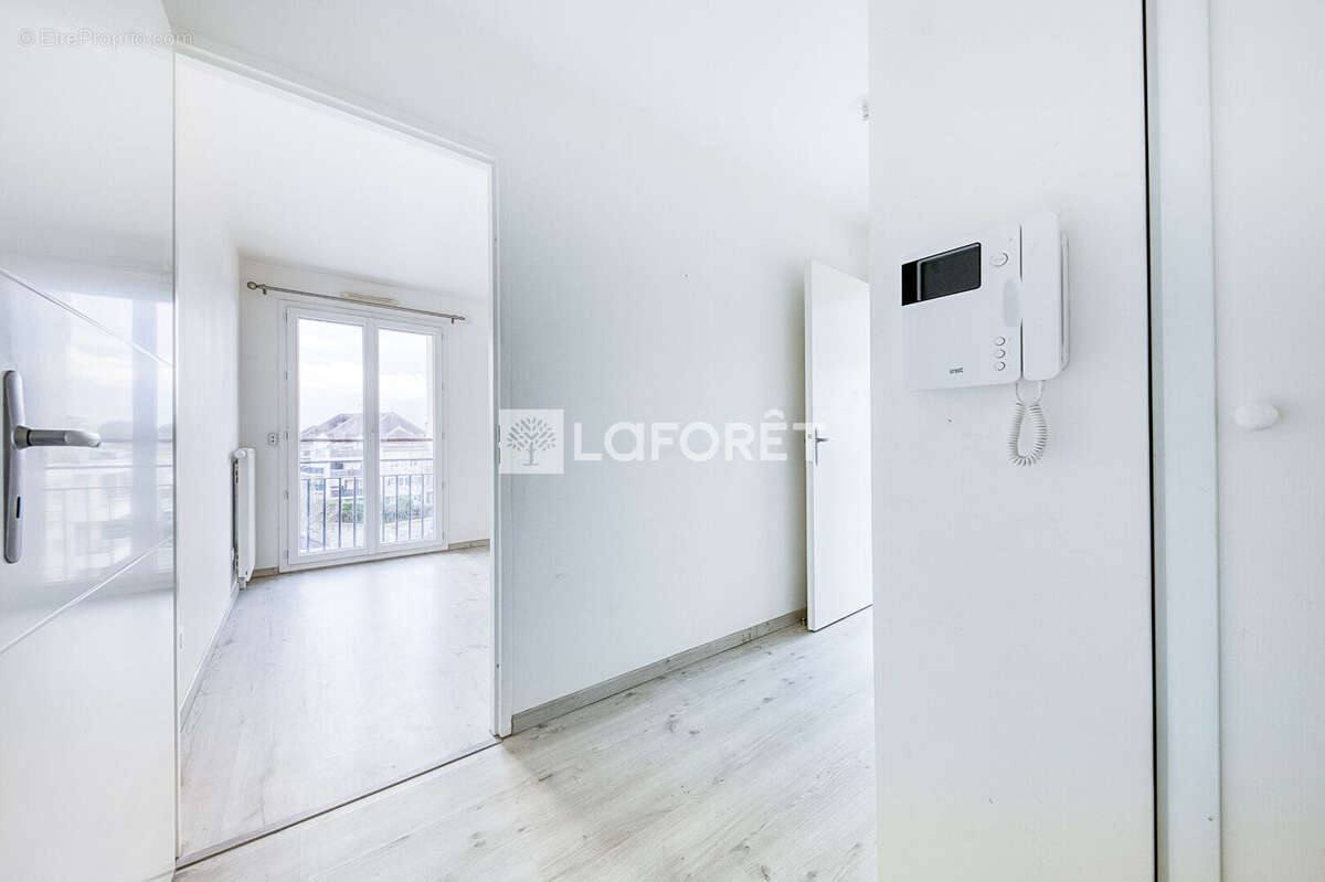 Appartement à EMERAINVILLE