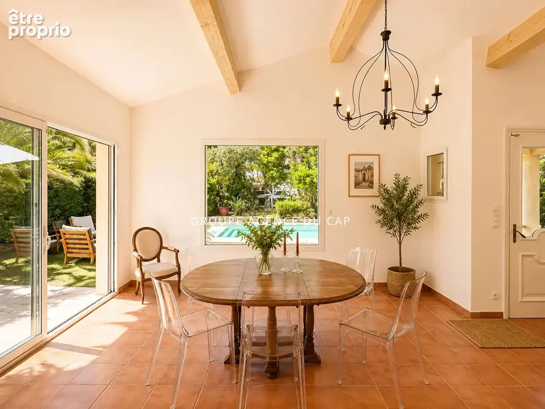 Villa à vendre avec 4 chambres et piscine à 100m des criques de saint-aygulf - photo 13