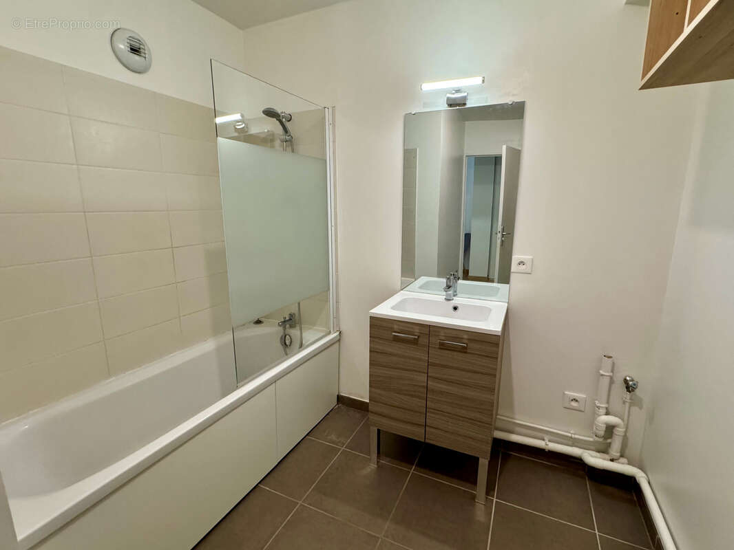 Amiens SUD - T3 72m2 - 2 Chambres - Terrasse - Stationnement privée - photo 8