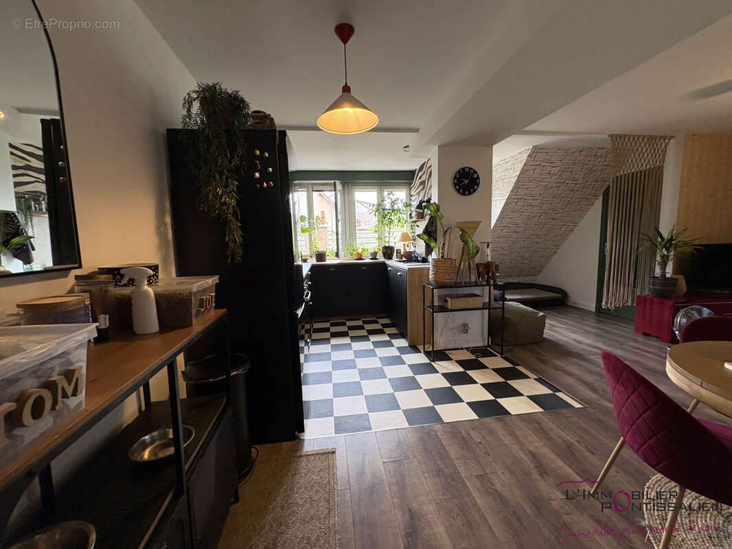 Pontarlier - proche hôpital : appartement de type 3 - photo 8