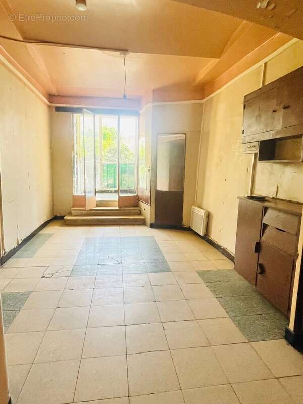 Appartement à MARSEILLE-1E