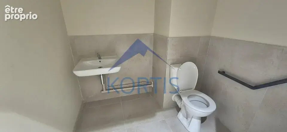 Commerce 238 m² à vendre à Gleize (69400) - photo 3