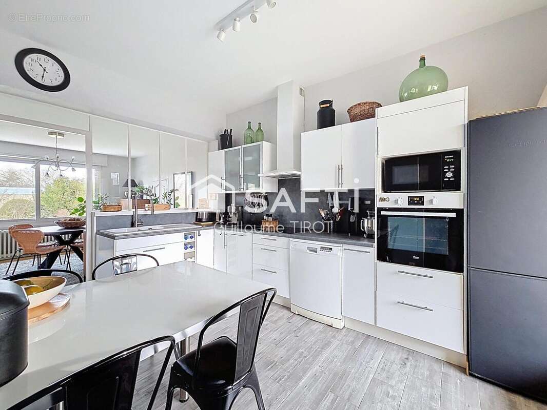 Photo 2 - Maison à CUSSET