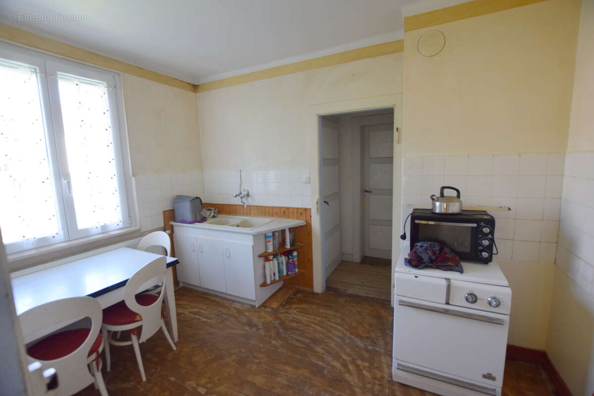 Maison à VIEUX-CHARMONT