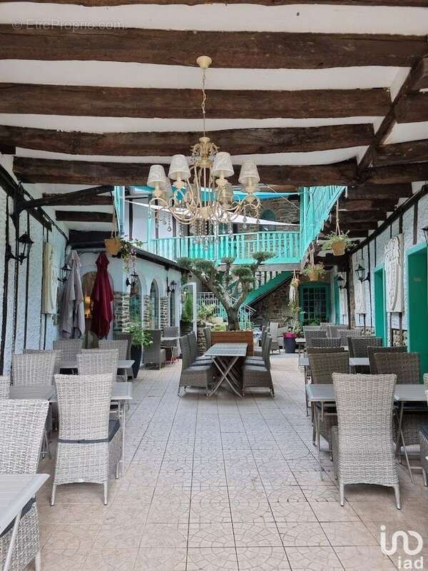 Photo 3 - Commerce à UZERCHE