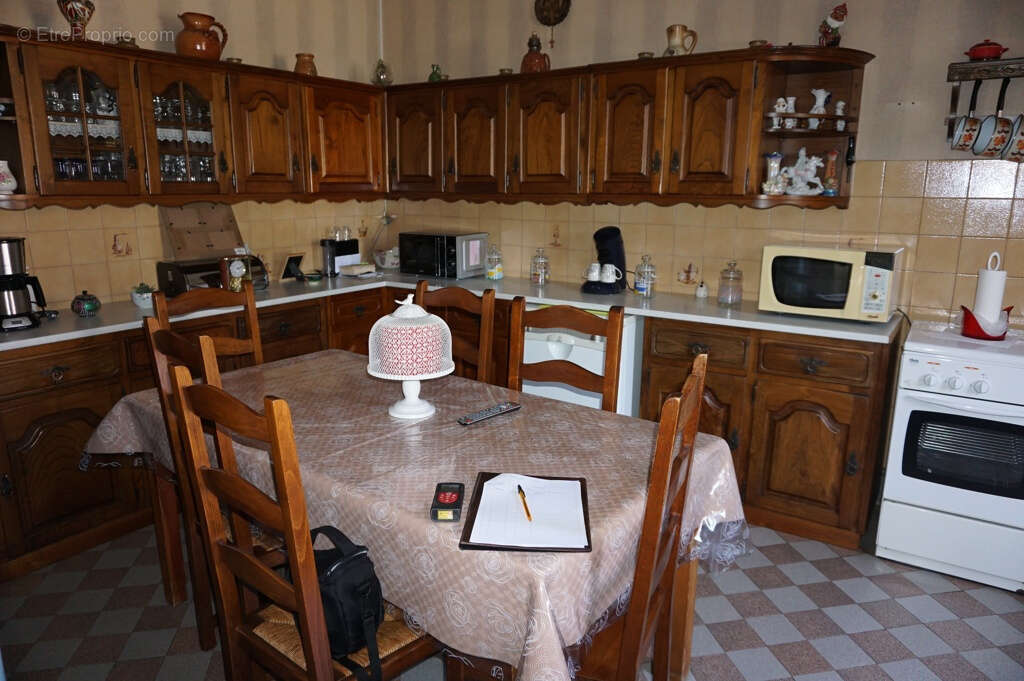 Maison à SAINT-YAN