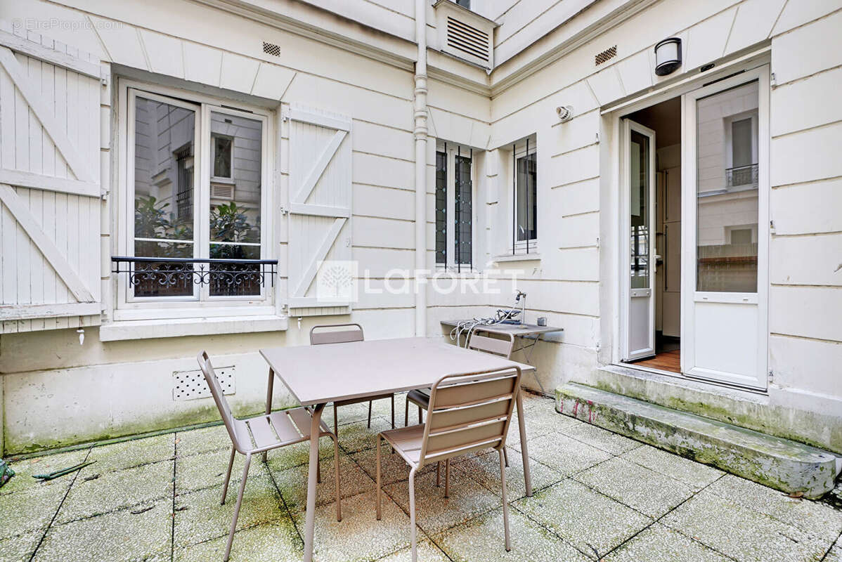 Appartement à PARIS-15E