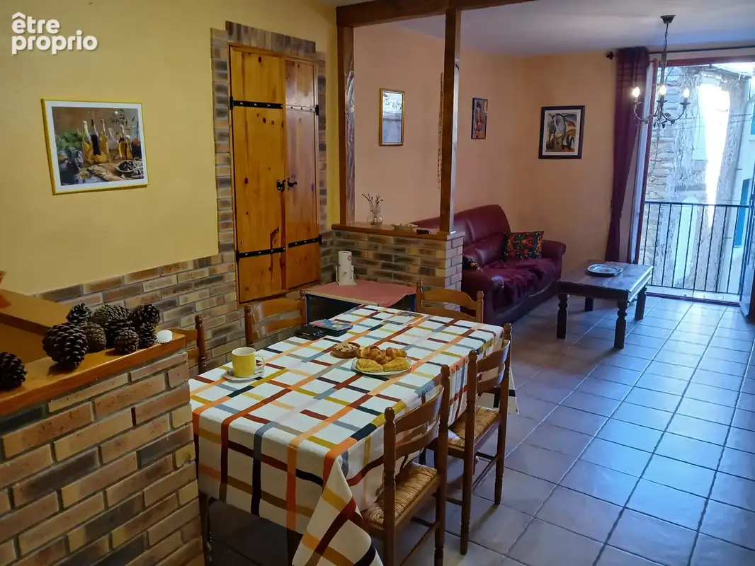 maison de village  sur 3 niveaux - photo 9