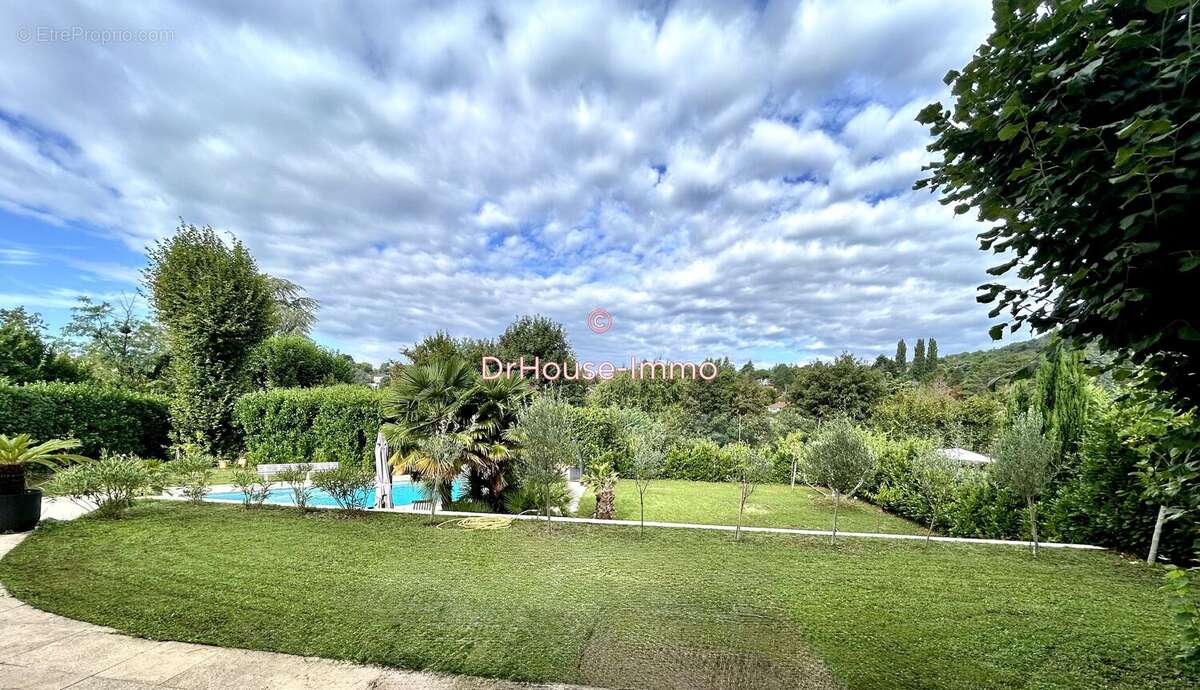 Maison à SAINT-CYR-AU-MONT-D'OR