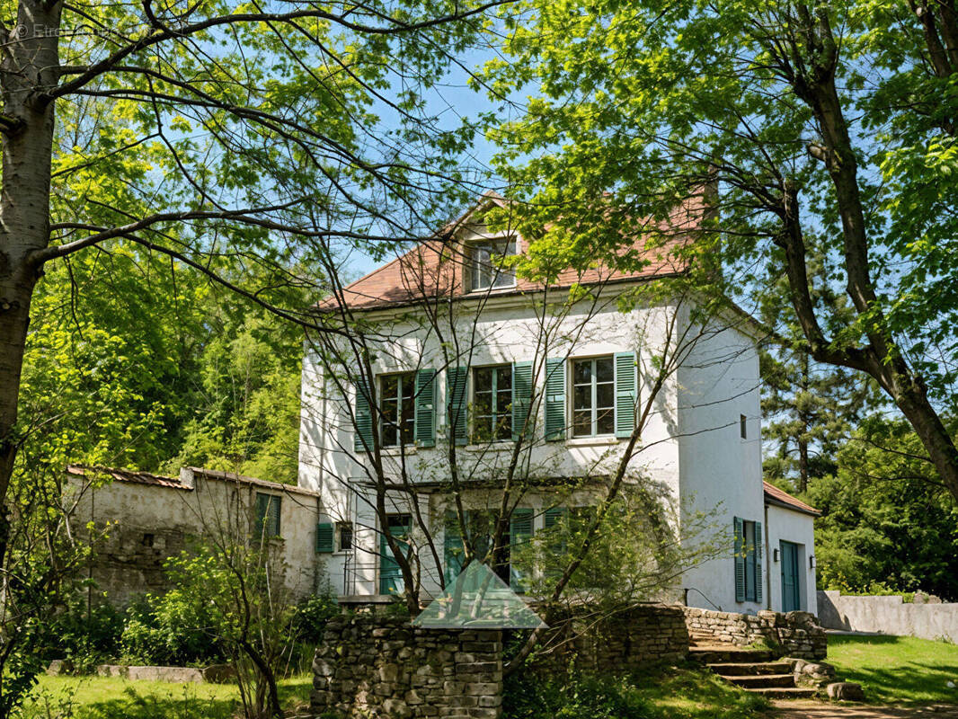 Maison à HOUDAN