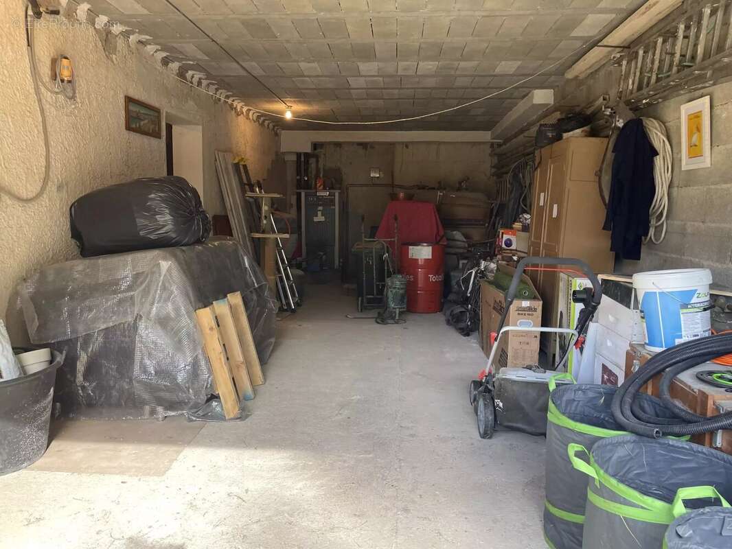 Maison à PELISSANNE