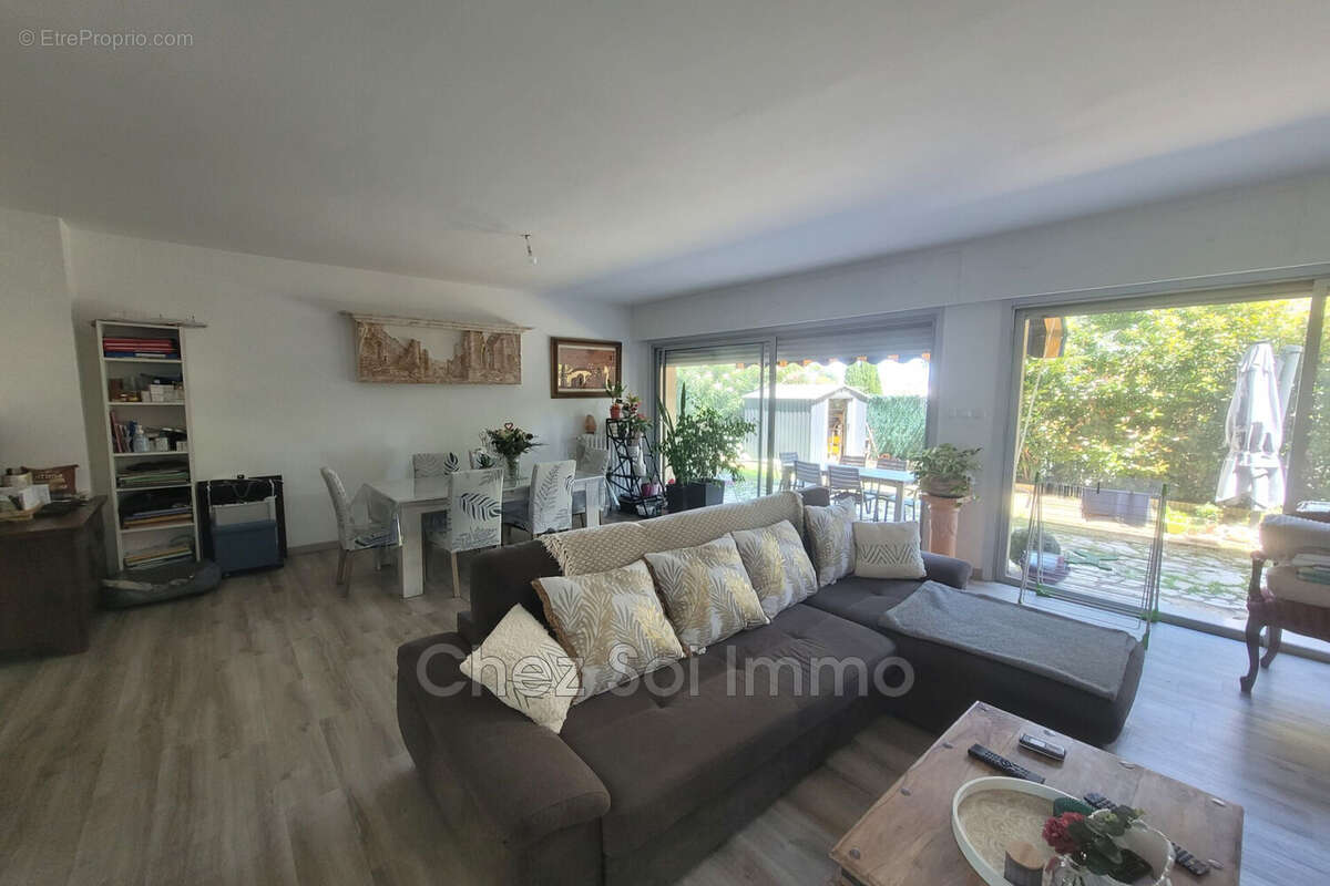Appartement 89 m² à Cagnes-Sur-Mer  - photo 2