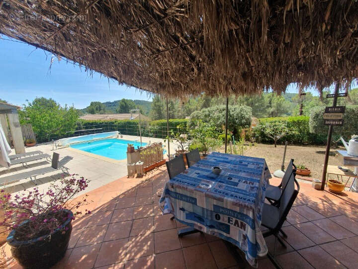 Maison 8 pièces / 100 m² / 425 000 EUR / SALERNES - photo 4