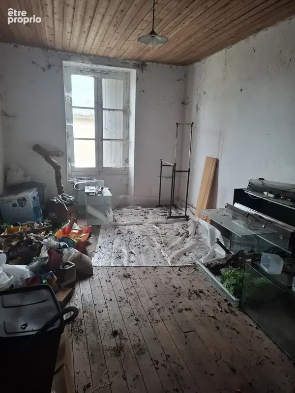 Maison a renover avec garage et terrain - photo 7