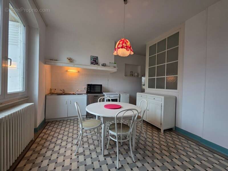 Appartement à SAINT-SORNIN-LEULAC