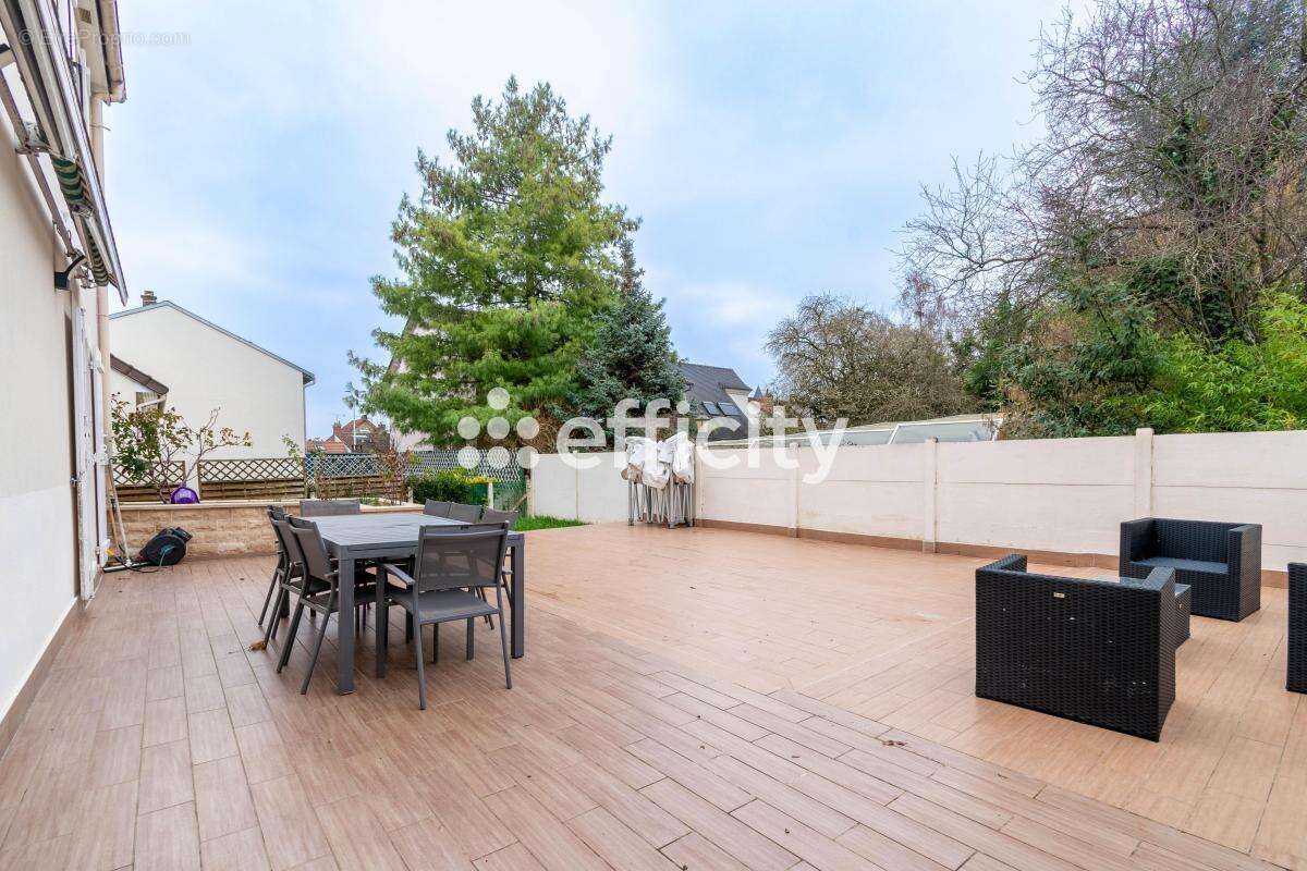 Maison 118 m² à Orly  - photo 2