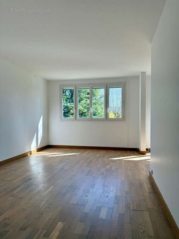 Appartement à CHILLY-MAZARIN