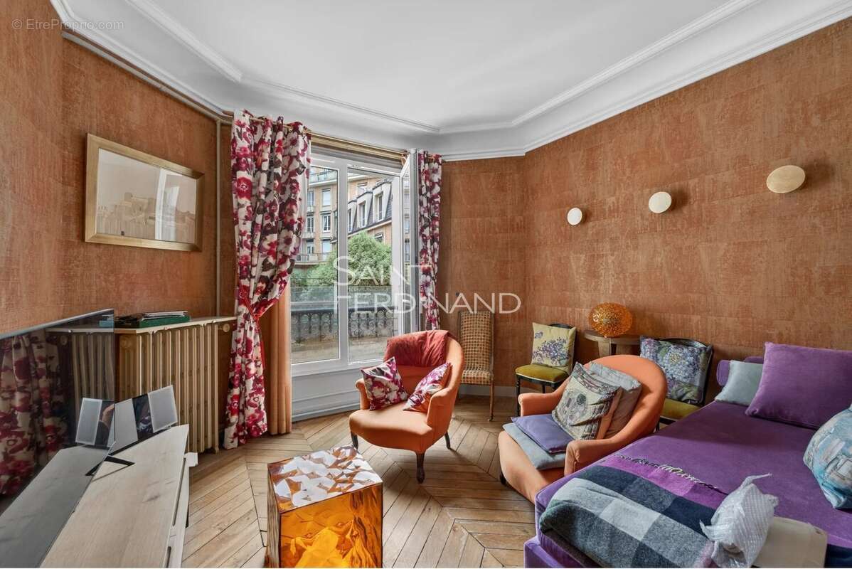 Appartement à PARIS-8E