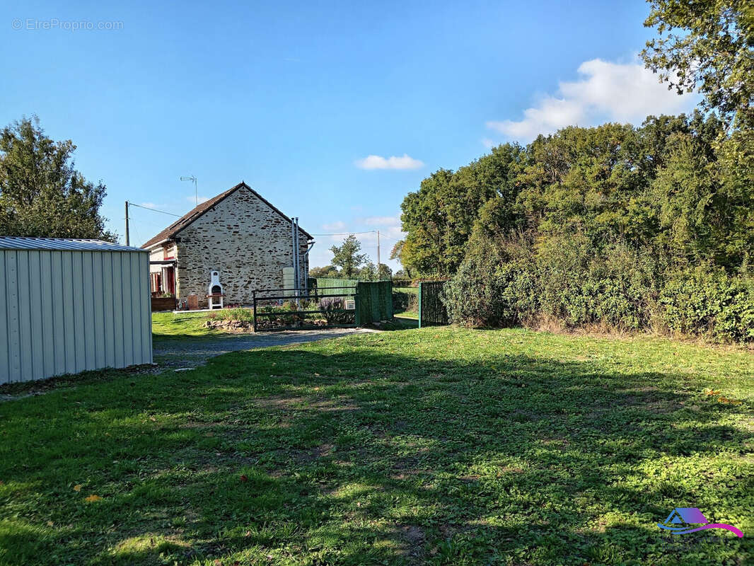 vue de puis le jardin - Maison à VIGOULANT