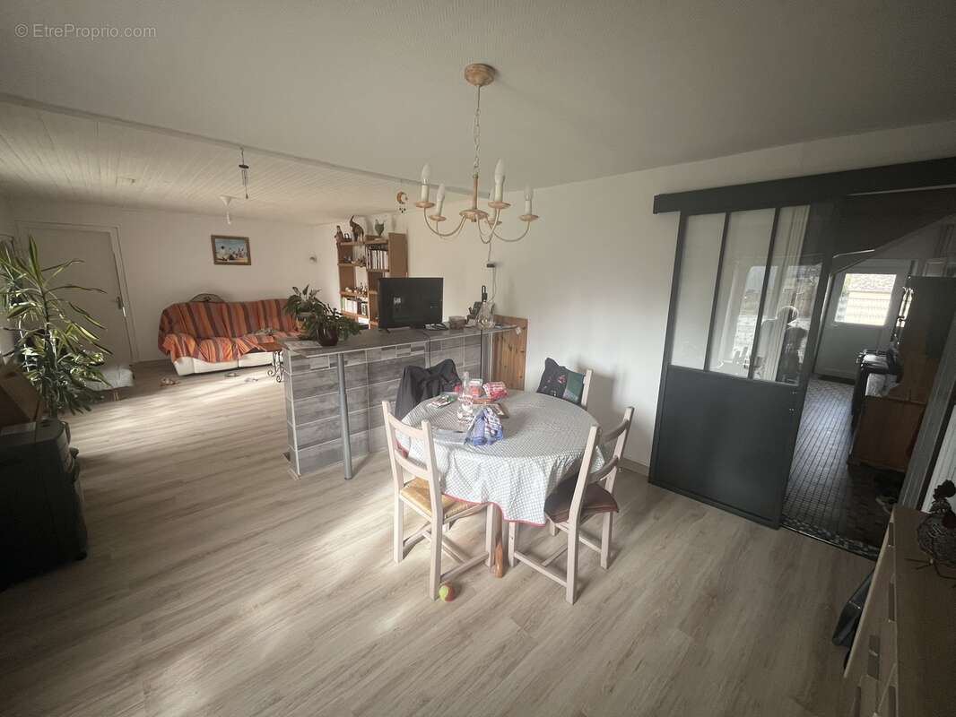 Maison 293 m² à Le Chatelet  - photo 28