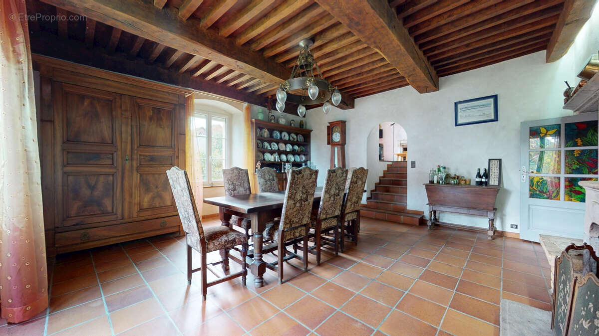 Maison à SERRE-LES-SAPINS