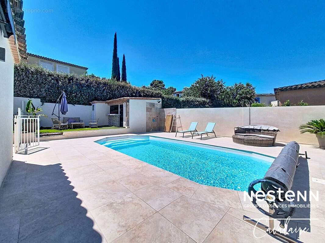 Maison contemporaine à Cogolin aux prestations de qualité, 3 chambres + studio indépendant, piscine et SPA et double garage - photo 11