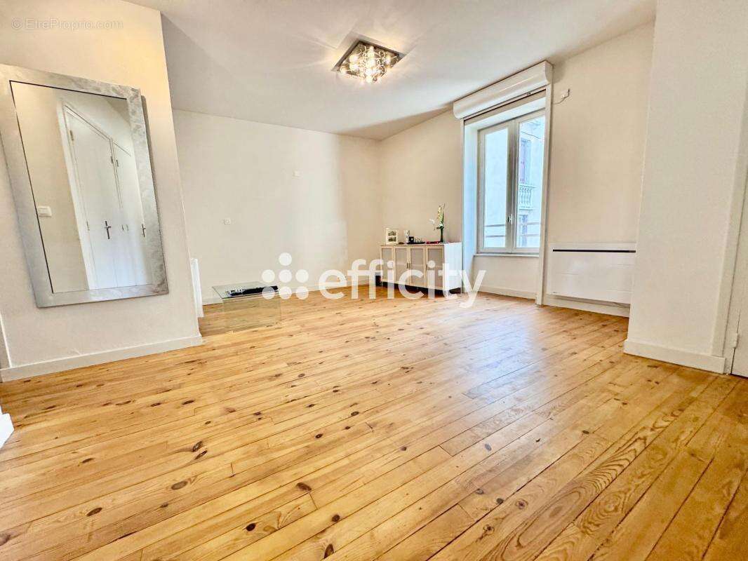 Appartement à THIERS