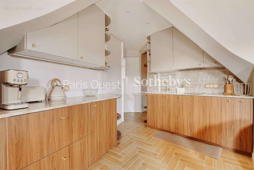 Appartement à PARIS-8E