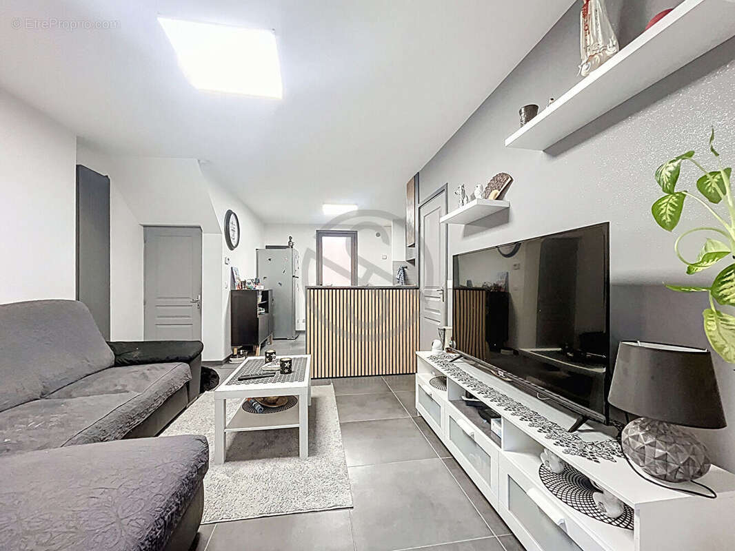 Appartement à RIVES