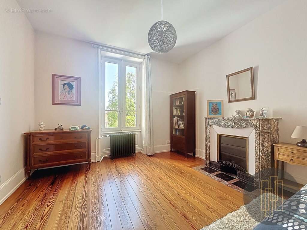 Maison à VILLEFRANCHE-SUR-SAONE