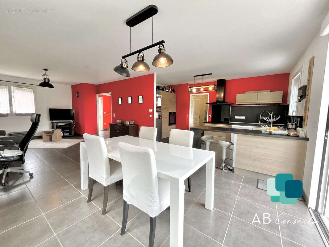 Maison à FRANQUEVILLE-SAINT-PIERRE