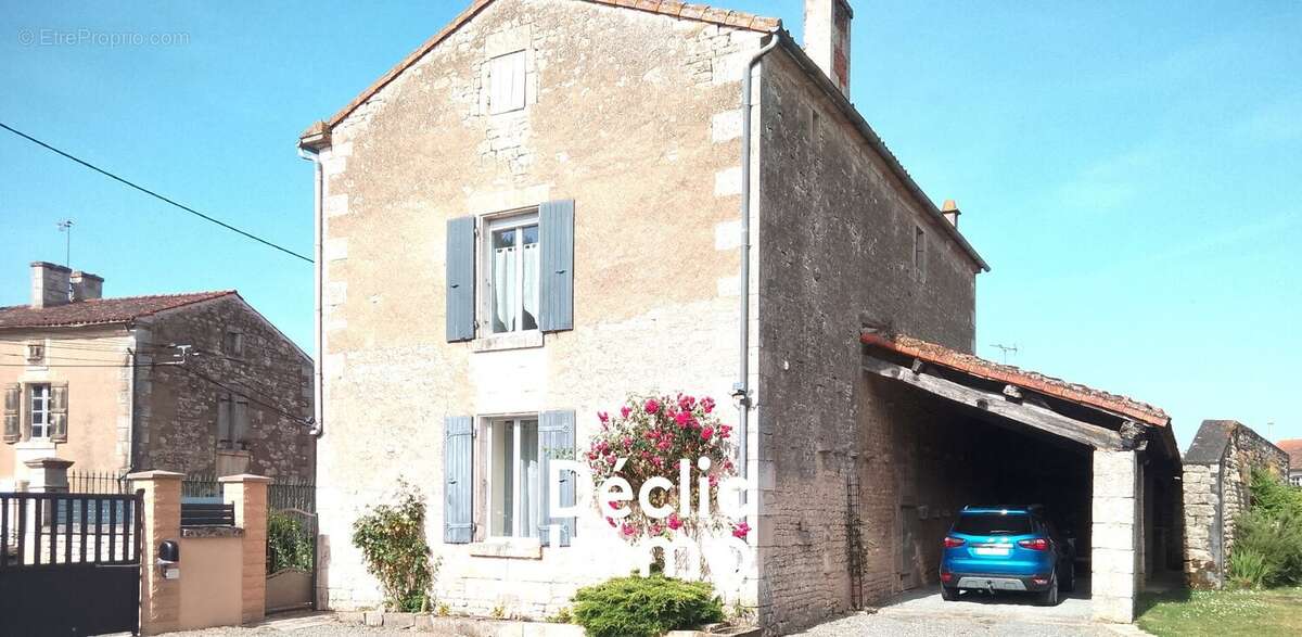 Maison à BOUILLE-COURDAULT