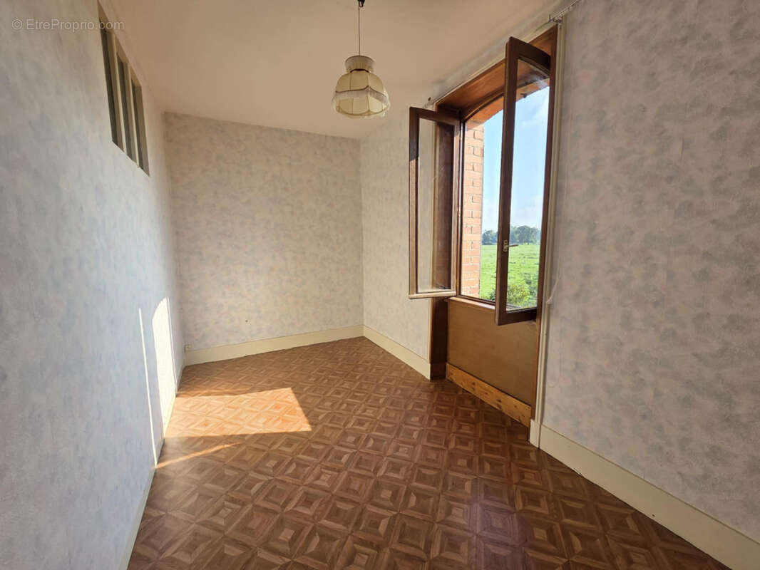 Maison à SAIL-LES-BAINS