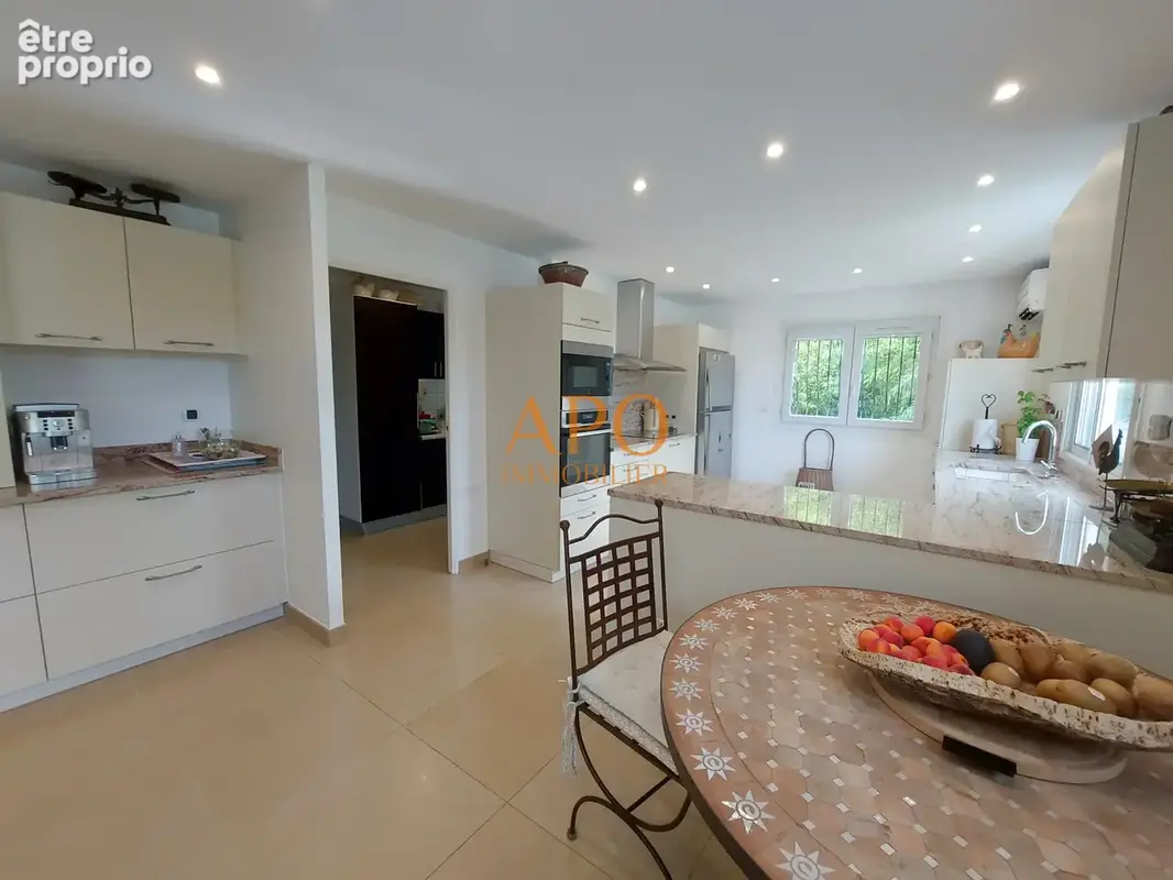 Bastide T9 + 2 villas T3 et T2 sur 6200 m2 de terrain - photo 9