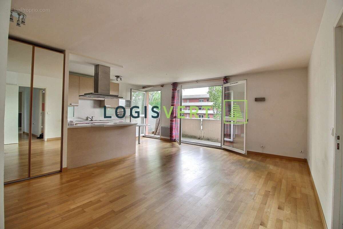 Grand séjour lumineux  - Appartement à VILLEBON-SUR-YVETTE