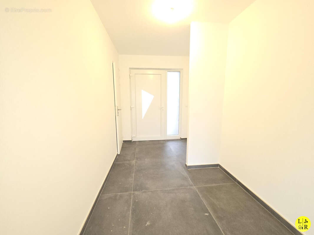 Maison à CROISILLES